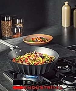 Çizilmiş eski teflon tavanın yenilenme öncesi ve sonrası görüntüsü